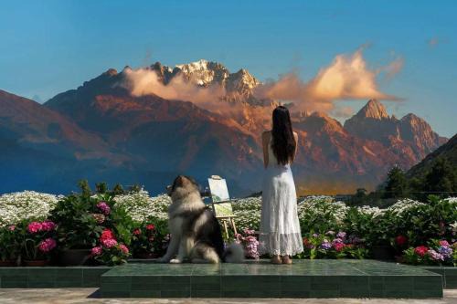 Lijiang Ancient City Hitone Sky Garden Snow Mountain Viewing Resort