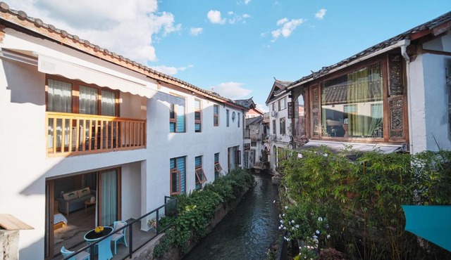 Lijiang Huaxi River Bank Homestay
