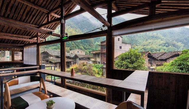 Lishui Manshanju Forest Retreat