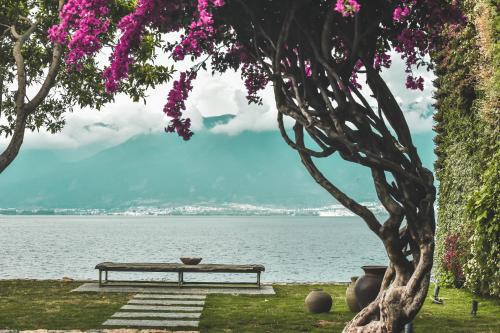 LIUBAI CUNSHU Seaview Resort Hotel