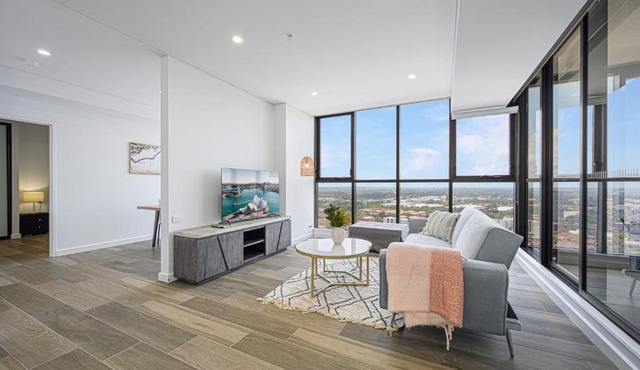 Liverpool Brand new 2 Br Apt City View Parking