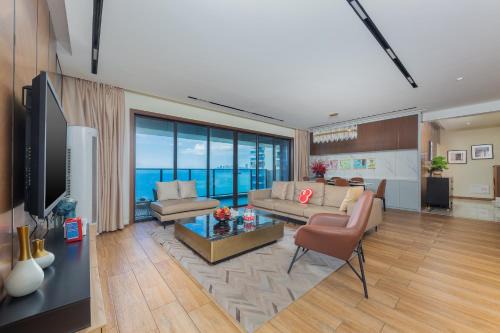 Locals Apartment House 16