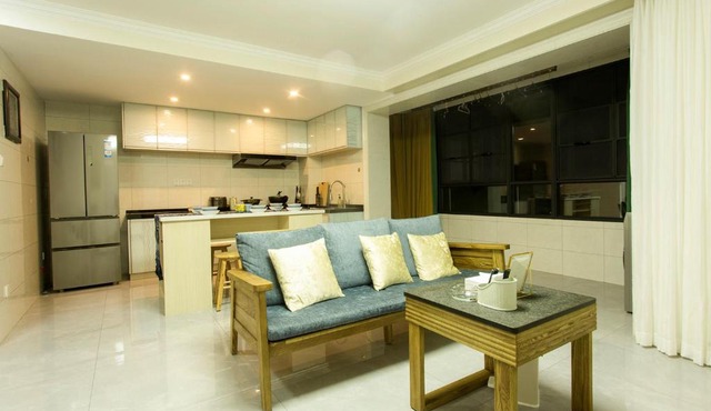 Locals Apartment House 19