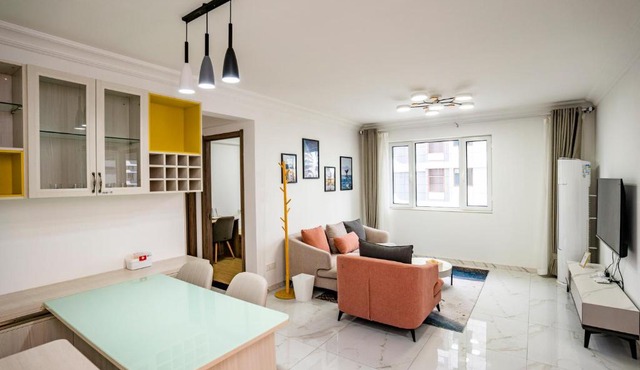 Locals Apartment House 01