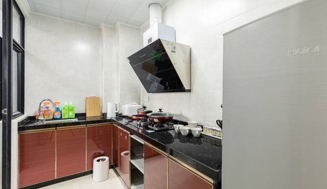 Locals Boutique Apartment Huafa Plaza 25