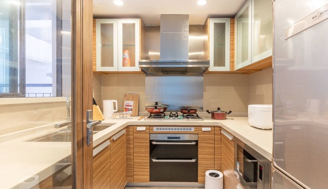 Locals Boutique Apartment Huafa Plaza 28