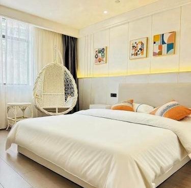 Longchen Holiday Hotel-close to Xintiandi and Huaihai Middle Road