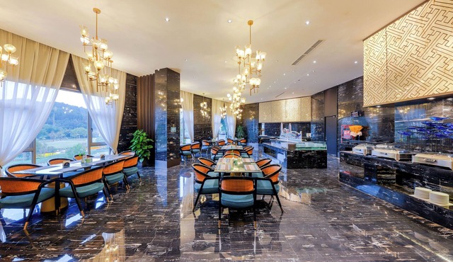 Longquan Jinsha Hotspring Hotel