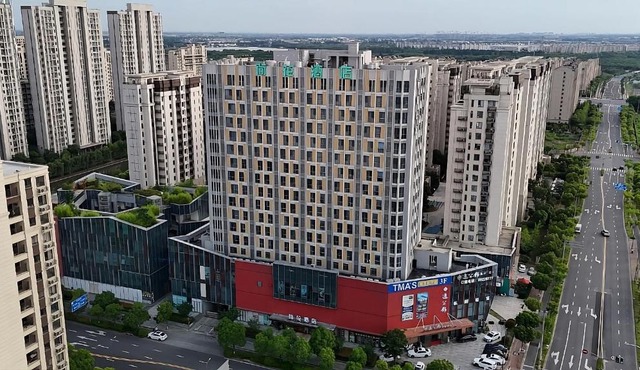 Lotus Hotel 荷花酒店