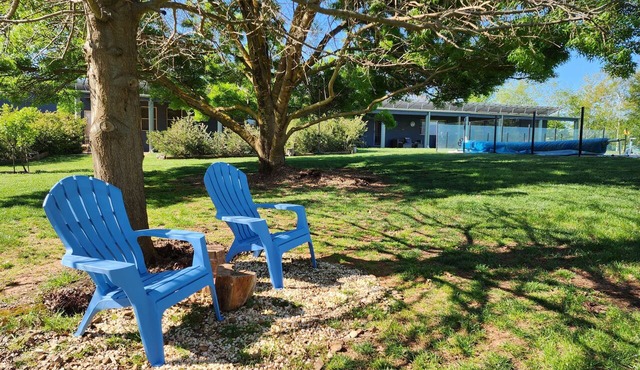 Lovely "Orangewood" country home: Pool, Views, Toyroom, Fireplaces, 6bdrm