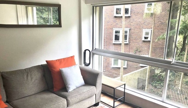 Lovely refurbished 1 bed near marina + parking
