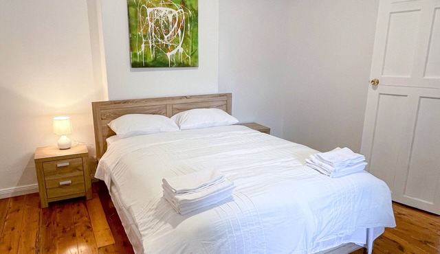 Low Price Clean Linen Free Stuff No. 3 sleep 15 persons