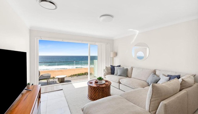 Lume on the Shore - A Stylish Oceanfront Getaway