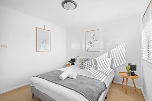 Luxe Retreat - 3BR - Free Parking - Near Station
