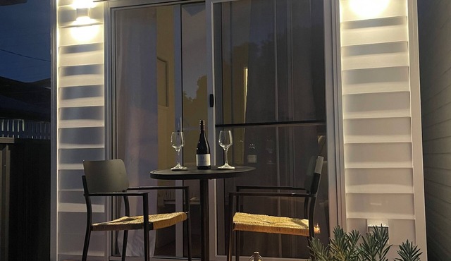 Luxe Tiny home close to Brisbane CBD with pool/free parking