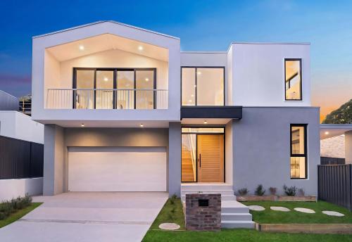 Luxurious 5 Bed Retreat with Pool near Gymea Village