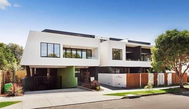 Luxurious Modern 2 Bedroom 2 Bathroom Apartment