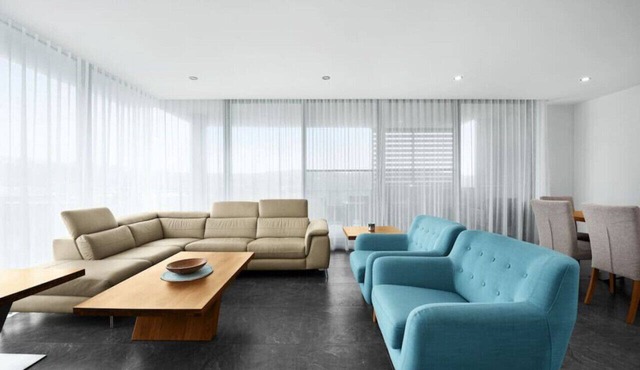 Luxury Apartment Caves Beach 4 Bed WiFi & Parking