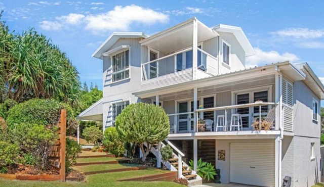 Luxury by the Sea - Beach, Bush & Sunsets