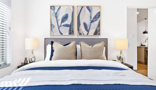 Luxury, Location, and Step-Free Ease — All in One.