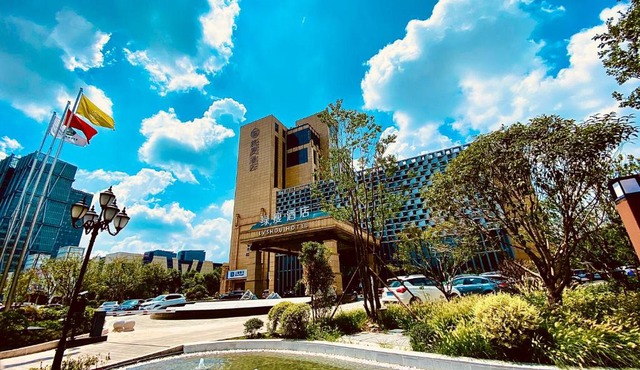 Lv Shou Hotel