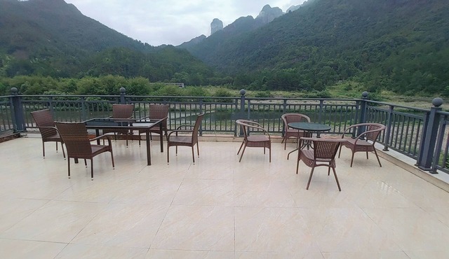 Lv ye Xian Zhuang Guesthouse