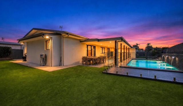 Magic on MacArthur - Modern 4BR Home in Annandale