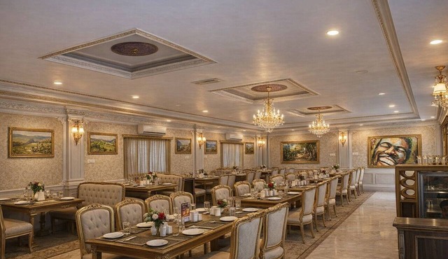 Maharaja Resort