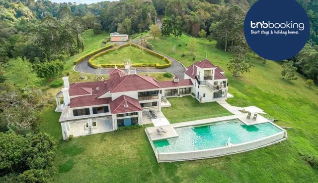 Maleny Chateau Pool Country Experience, Creek, Gym