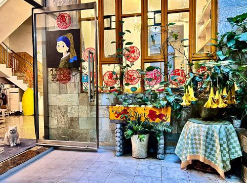 March Garden next to the Furniture Market