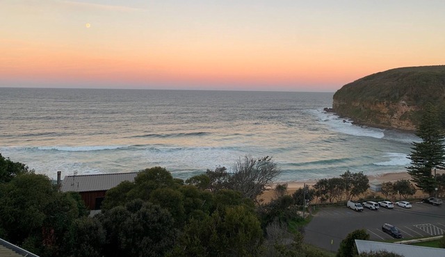 Margie's Place. Very Short Stroll to Beautiful Macmasters Beach