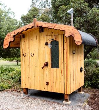 Meadowbrook Lodge Orange - Peaceful country getaway, walk to nearest cellar door, mins drive from 10 wineries & 2 hatted restaurants
