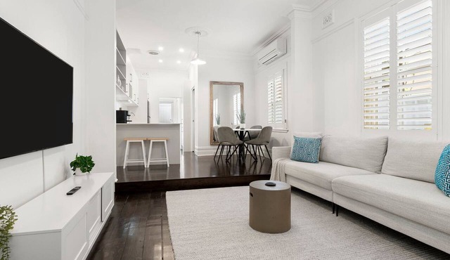 Meet Me at Franci's Courtyard Cottage in Leichhardt