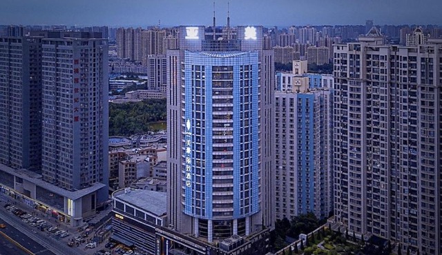 Mehood Lestie, Xi'an High -tech Zone Fengqing Garden Metro Station