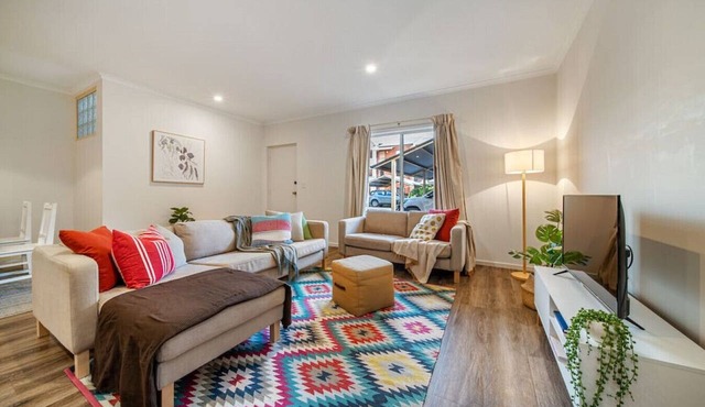 Melbourne St Explorer - A Central Urban Stay