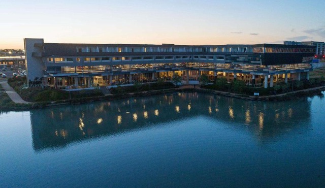 Mercure Melbourne Caroline Springs