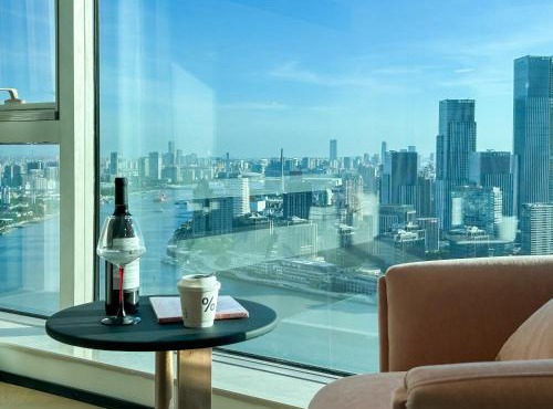 Merit世茂江景房 River-view apartment 2