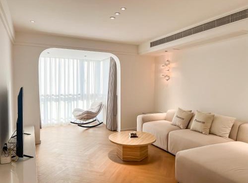 Merit 弘辉 Bright and Spacious 2 Bed Condo unit very close to the BUND