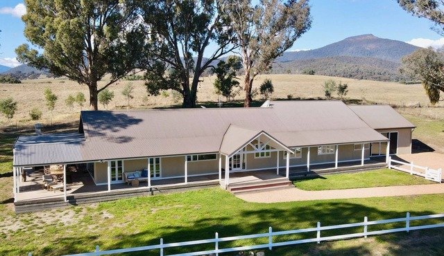 Merrigums - Merrijig - Sleeps 12