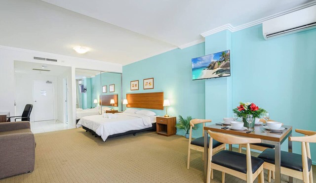 MetaWise 2Bed Next to ICC Darling Harbour 65