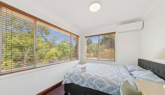 MetaWise Cozy Family Room3 in Shared Home Free Parking