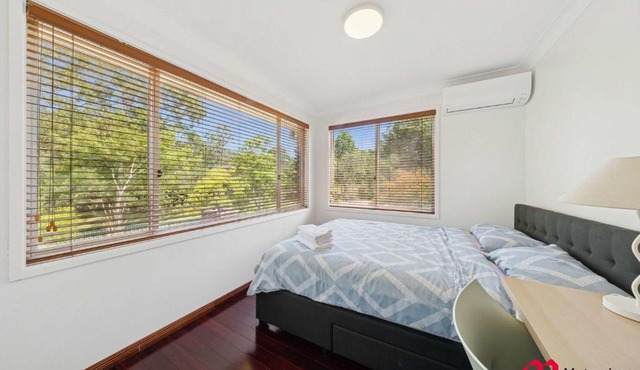 MetaWise Cozy Family Room3 in Shared Home Free Parking