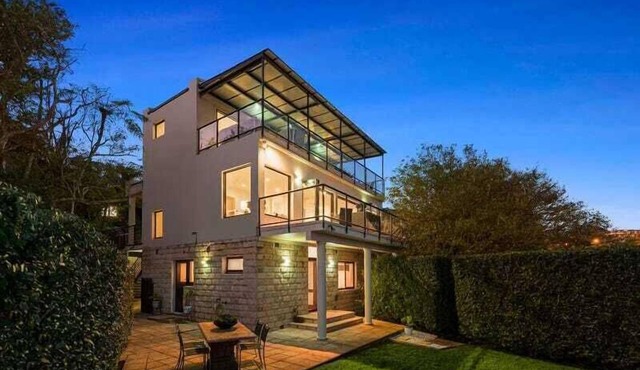 MetaWise Luxe 6 Bed Ocean View Family Home in Seaforth