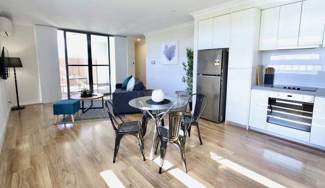Midland Urban Gem sleeps 4