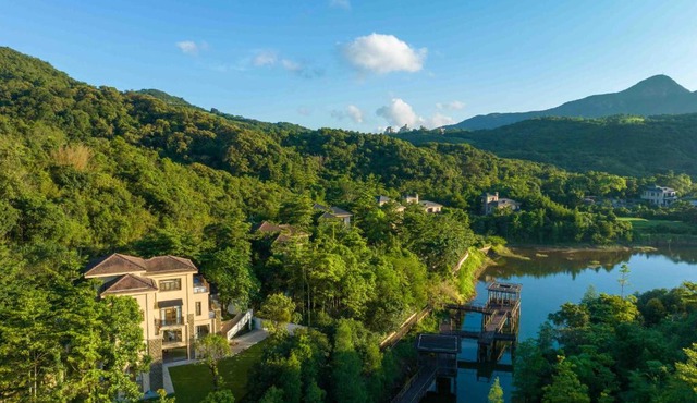 Miyue Shenzhen Tianlu Secret Wild Wizard Holiday Hotel