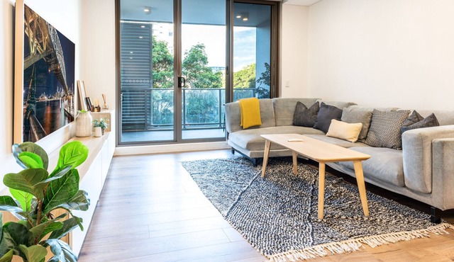 Modern 2-Bed near Local Shops
