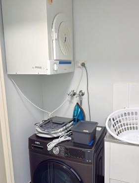 Modern 2 Bedroom Apartment with Parking Central Parramatta