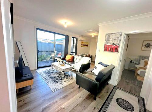 Modern 2BR Apartment, Peaceful and Private in Oran Park