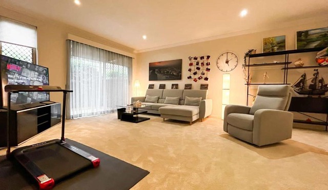 Modern 3BD Townhouse in Marsfield