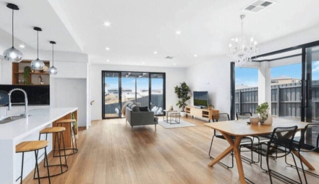 Modern Luxe Haven – Your Geelong Escape